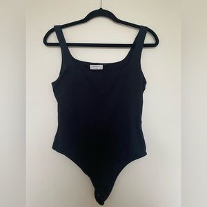 ARITZIA BLACK SQUARE NECK CONTOUR BODYSUIT SIZE LARGE